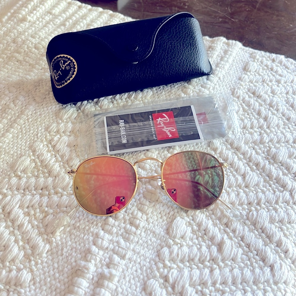 Gold frame w/Rose gold lenses.